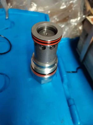 單向閥裝置解決液壓機(jī)操作中受到的壓力干擾