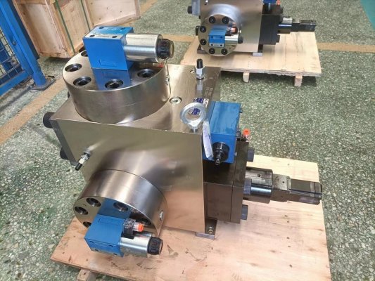 二通插裝閥，按客戶要求非標(biāo)設(shè)計